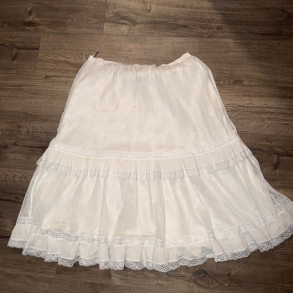 Elegant White Lace Trim Skirt
